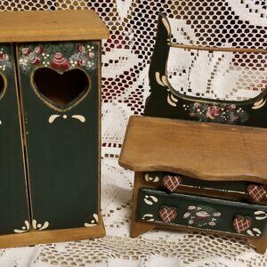 VTG WOODEN MINIATURE/DOLLHOUSE FURNITURE PAINTED GREEN W/HAND PAINTED ROSES